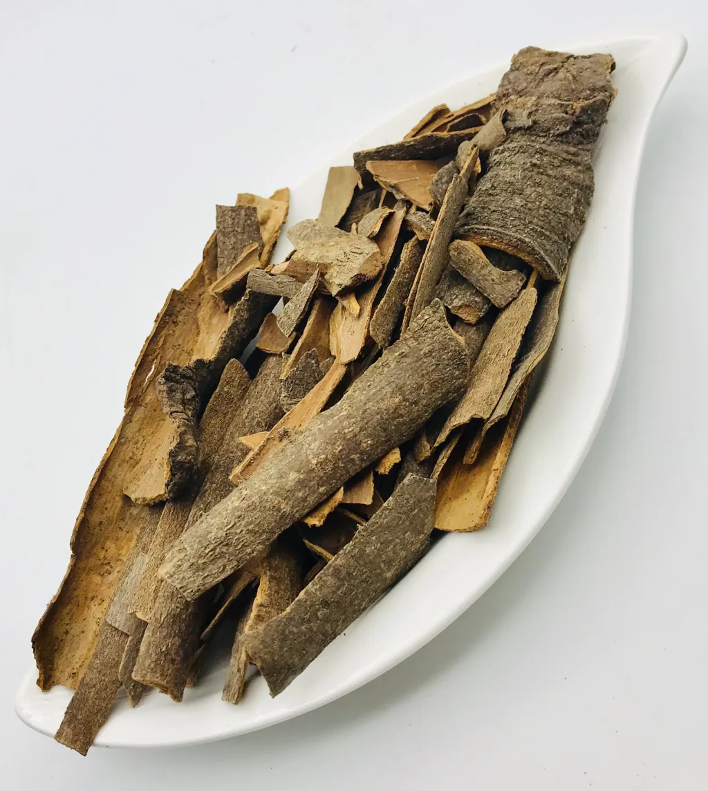 قرفة أعواد مكسورة